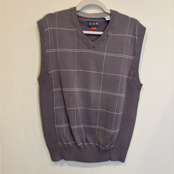 AUR - (AUDACIOUS) VEST IN A TAUPE COLOUR - Picture 1 of 5